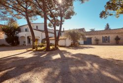 gîte la Hupperie Mas de la Huppe à Franquevaux Gard