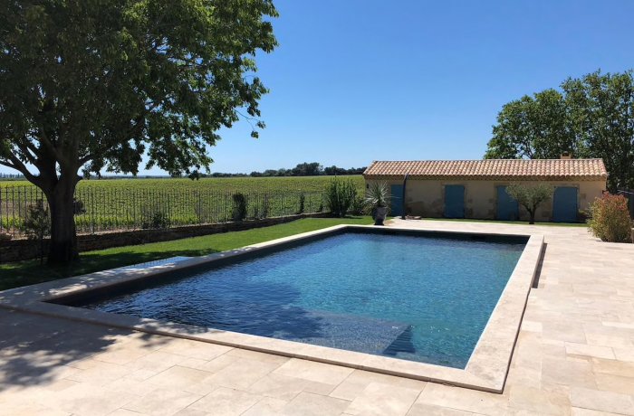 Gîtes de France 4 ears of corn Chateau Bellefontaine The old stables swimming pool