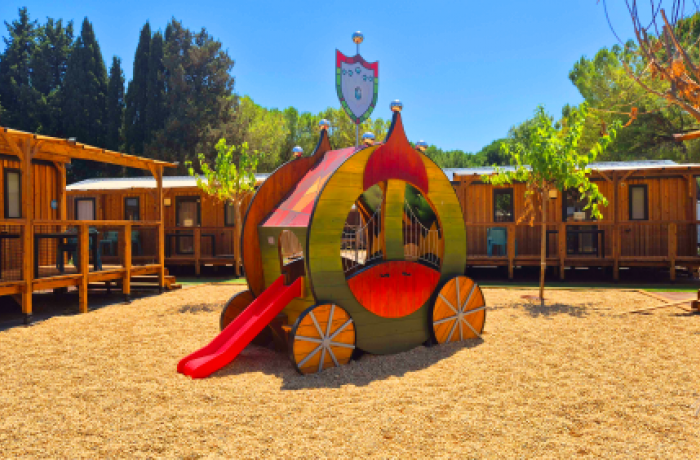 Camping Monte Cristo in Vauvert, mobile homes and games