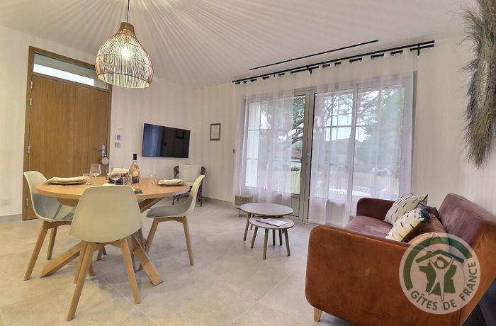 gîte la Hupperie Mas de la Huppe à Franquevaux Gard